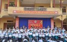 Trường Tiểu học Thiệu Phú thị trấn Thiệu Hóa trao quà tết cho các em học sinh nghèo có hoàn cảnh khó khăn nhân dịp tết nguyên đán giáp thìn 2024